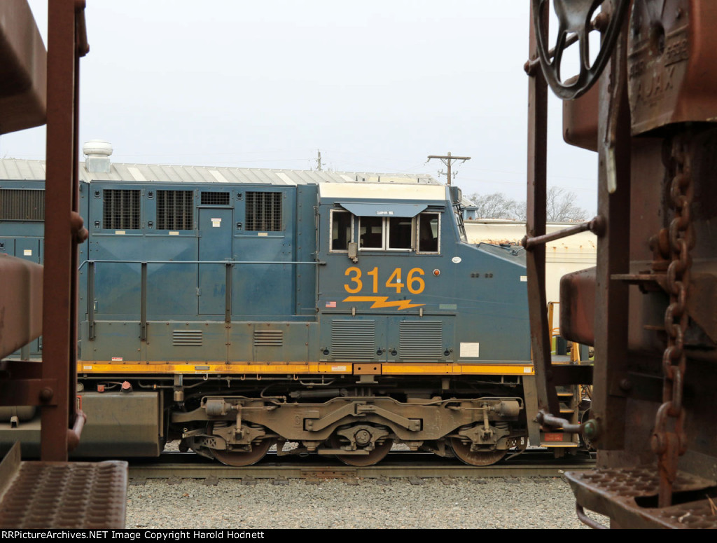 CSX 3146 on train F741 building their train in the yard